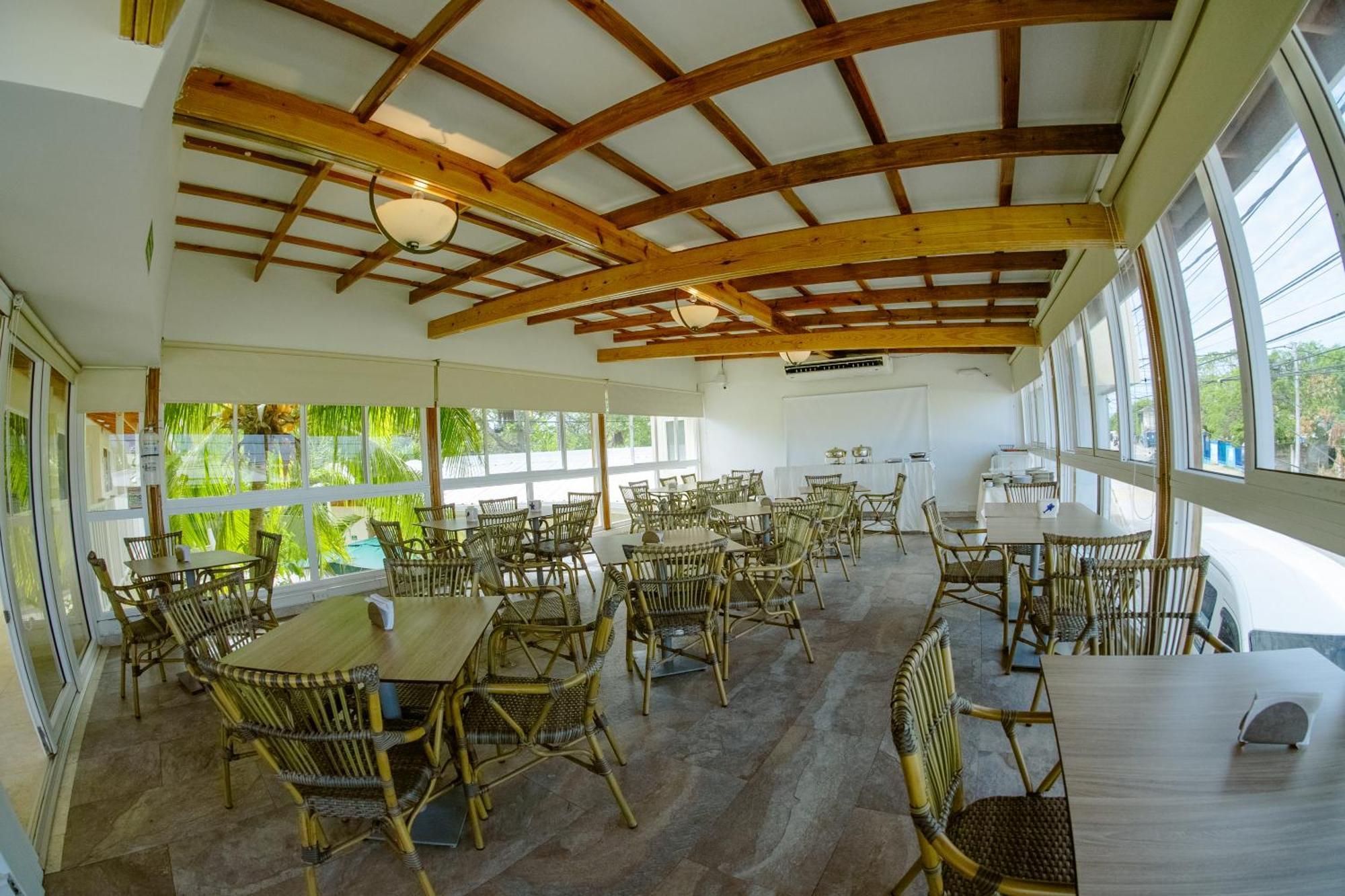 Isla Bonita Hotel 4*